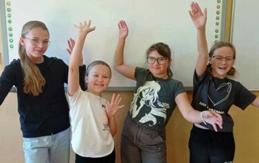 KOLEJNE SUKCESY WOKALISTEK ZE STASZOWSKIEJ TR&Oacute;JKI 2