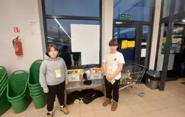 Świąteczna zbi&oacute;rka żywności 7