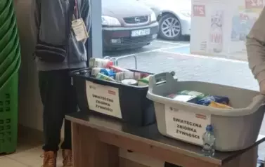 Świąteczna zbi&oacute;rka żywności 16