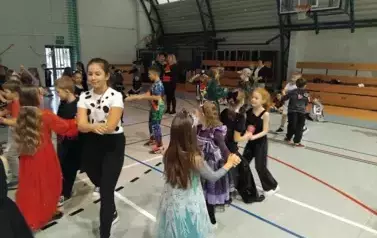 Bal karnawałowo &ndash; walentynkowy dla uczni&oacute;w klas I-III 5