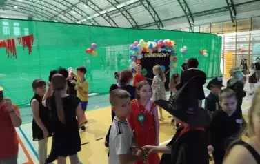 Bal karnawałowo &ndash; walentynkowy dla uczni&oacute;w klas I-III 13