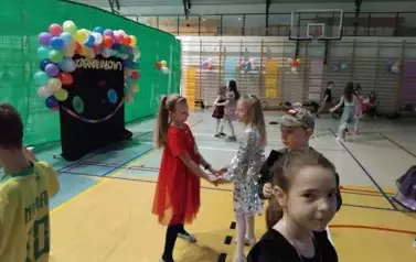 Bal karnawałowo &ndash; walentynkowy dla uczni&oacute;w klas I-III 19
