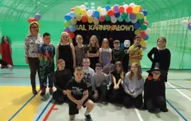 Bal karnawałowo &ndash; walentynkowy dla uczni&oacute;w klas I-III 28