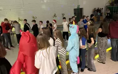 Dyskoteka dla uczni&oacute;w klas 4-8 33