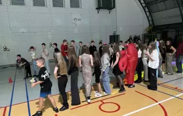 Dyskoteka dla uczni&oacute;w klas 4-8 35