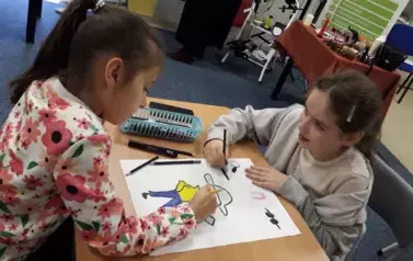 Spotkanie z lekturą w klasie IIb - &bdquo;Detektyw Pozytywka&rdquo; 3
