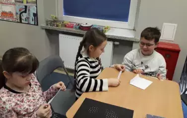 Spotkanie z lekturą w klasie IIb - &bdquo;Detektyw Pozytywka&rdquo; 11