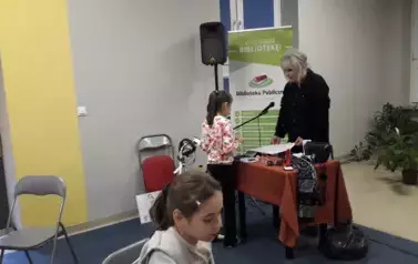 Spotkanie z lekturą w klasie IIb - &bdquo;Detektyw Pozytywka&rdquo; 18