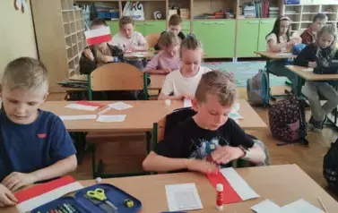 POLSKIE SYMBOLE NARODOWE &ndash; ZAJĘCIA EDUKACJI  PATRIOTYCZNEJ W KLASACH I 2