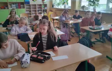 POLSKIE SYMBOLE NARODOWE &ndash; ZAJĘCIA EDUKACJI  PATRIOTYCZNEJ W KLASACH I 4