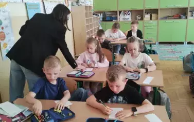 POLSKIE SYMBOLE NARODOWE &ndash; ZAJĘCIA EDUKACJI  PATRIOTYCZNEJ W KLASACH I 5
