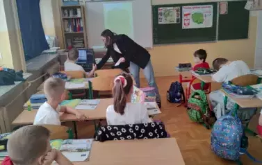 POLSKIE SYMBOLE NARODOWE &ndash; ZAJĘCIA EDUKACJI  PATRIOTYCZNEJ W KLASACH I 14