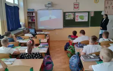 POLSKIE SYMBOLE NARODOWE &ndash; ZAJĘCIA EDUKACJI  PATRIOTYCZNEJ W KLASACH I 15