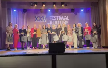 Sukcesy naszych uczennic w konkursach: literackim i plastycznym 5