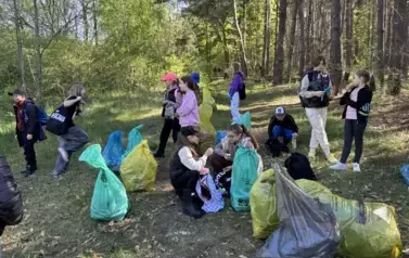 Akcja sprzątania świata w ramach Staszowskich Dni dla Ziemi 16