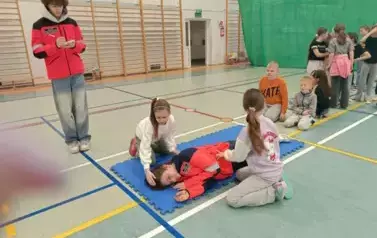 Pilotażowy program edukacyjny &bdquo;ZAWSZE BEZPIECZNI&rdquo; 17