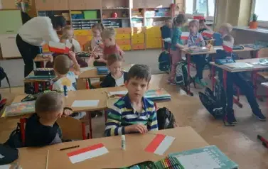 POLSKIE SYMBOLE NARODOWE &ndash; ZAJĘCIA EDUKACJI PATRIOTYCZNEJ W KLASACH I 14