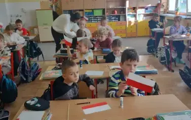 POLSKIE SYMBOLE NARODOWE &ndash; ZAJĘCIA EDUKACJI PATRIOTYCZNEJ W KLASACH I 15