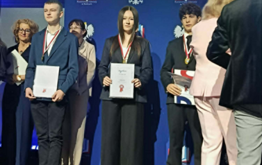 Laureatka X Wojew&oacute;dzkiego Konkursu z Matematyki 5