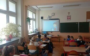 DRUŻYNA SIECIAK&Oacute;W POZNAJE WIRTUALNY ŚWIAT &ndash; zajęcia edukacyjne 1