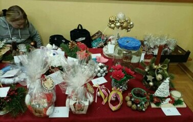 Świąteczny kiermasz charytatywny 16