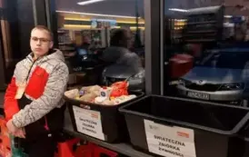 Świąteczna zbi&oacute;rka żywności 5