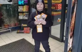 Świąteczna zbi&oacute;rka żywności 15