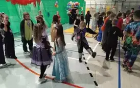 Bal karnawałowo &ndash; walentynkowy dla uczni&oacute;w klas I-III 4