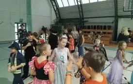 Bal karnawałowo &ndash; walentynkowy dla uczni&oacute;w klas I-III 9