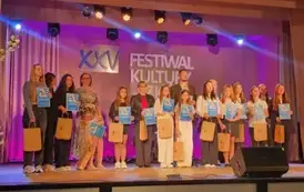 Sukcesy naszych uczennic w konkursach: literackim i plastycznym 4