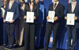 Laureatka X Wojew&oacute;dzkiego Konkursu z Matematyki 4
